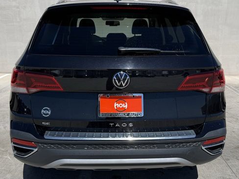 Used 2022 Volkswagen Taos SE image 4