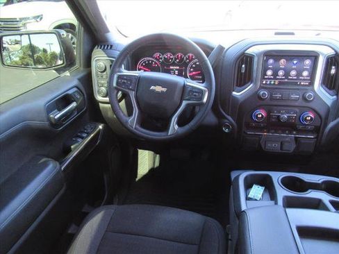 Used 2022 Chevrolet Silverado 1500 LT image 13