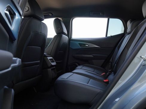 New 2025 Chevrolet Equinox EV LT image 28