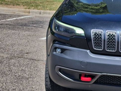 Used 2019 Jeep Cherokee Trailhawk w/ Comfort/Convenience Group AWD/4WD image 9