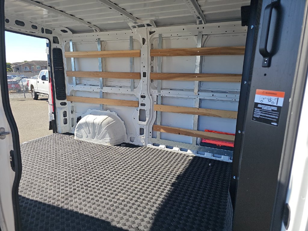 Used 2025 RAM ProMaster 2500 w/ U-Haul Equipment Group FWD image 11