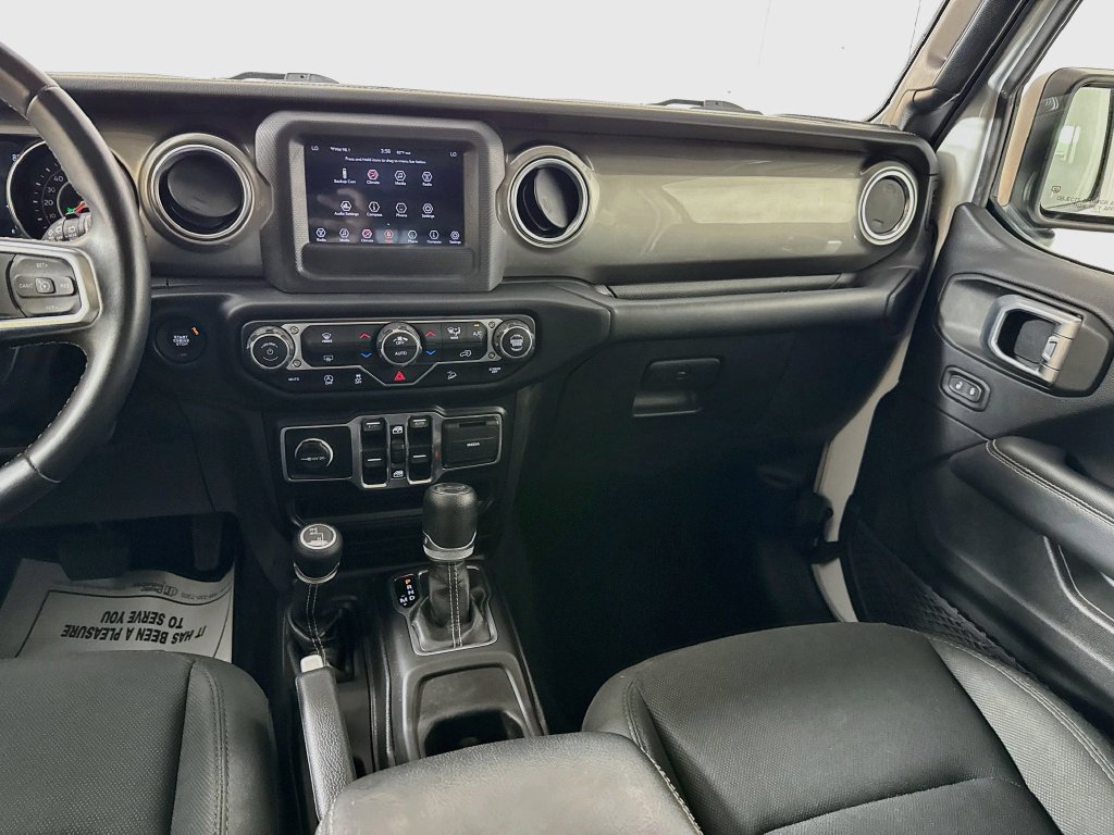Used 2019 Jeep Wrangler Unlimited Sahara AWD/4WD image 28