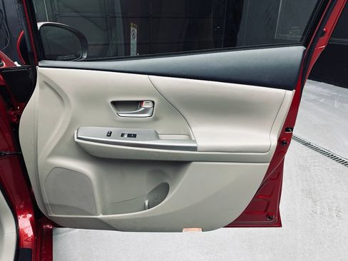 Used 2012 Toyota Prius V Five FWD image 23