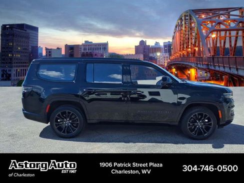 Used 2023 Jeep Grand Wagoneer Series II AWD/4WD image 2