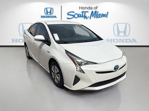 Used 2016 Toyota Prius Two image 1