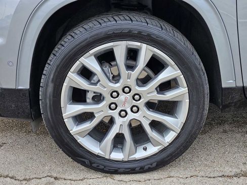 Used 2024 GMC Acadia Denali w/ Super Cruise Package image 9