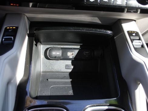 Certified 2022 Kia Telluride S image 38