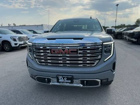 Used 2025 GMC Sierra 1500 Denali w/ Denali Reserve Package AWD/4WD image 4