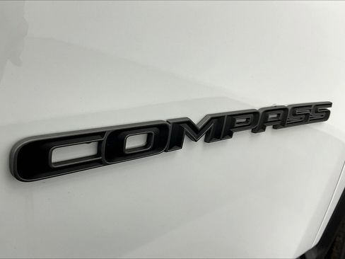 New 2026 Jeep Compass Latitude image 17