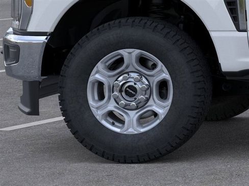 New 2026 Ford F250 XLT w/ FX4 Off-Road Package image 19