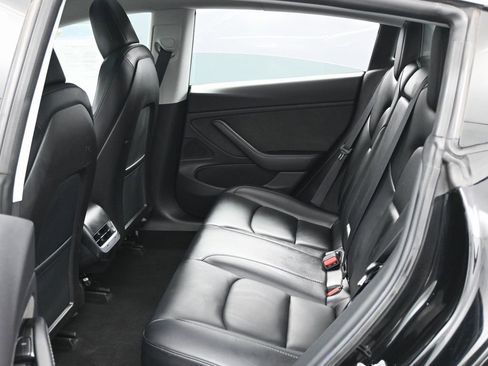Used 2019 Tesla Model 3 Standard Range Plus image 35