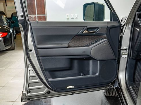 Used 2024 Lexus GX 550 w/ Accessory Package (Z1) AWD/4WD image 18