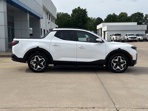 Used 2022 Hyundai Santa Cruz Limited AWD/4WD image 2