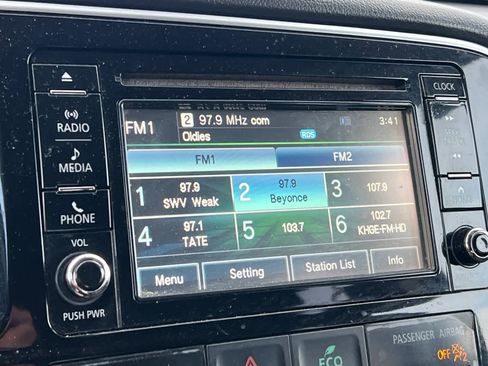 Used 2017 Mitsubishi Outlander ES image 19