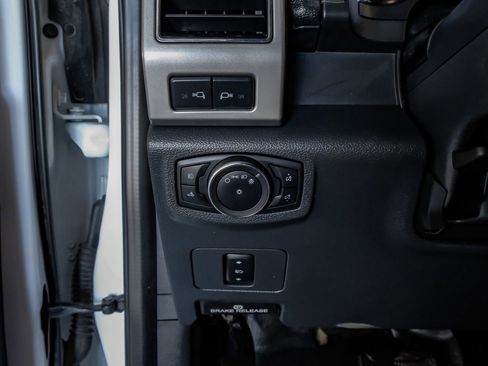 Used 2022 Ford F350 Lariat image 27