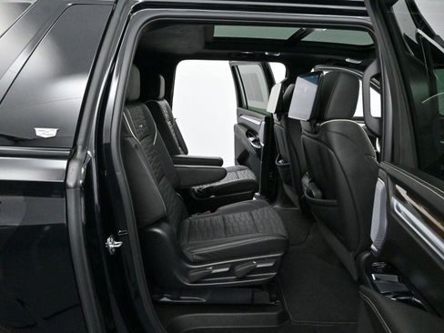 Used 2025 Cadillac Escalade ESV Sport Platinum image 43