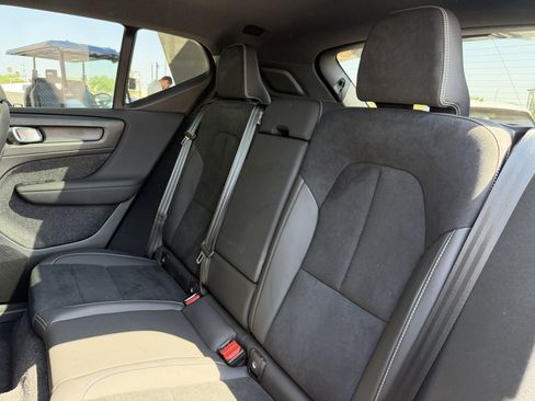 Used 2024 Volvo XC40 Recharge Plus w/ Protection Package Premier RWD image 36