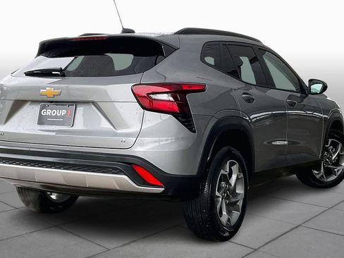 Certified 2025 Chevrolet Trax LT image 14
