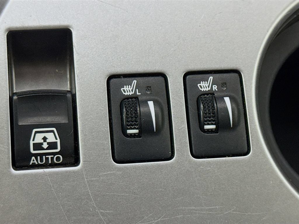 Used 2021 Toyota 4Runner SR5 Premium w/ Moonroof Package RWD image 21