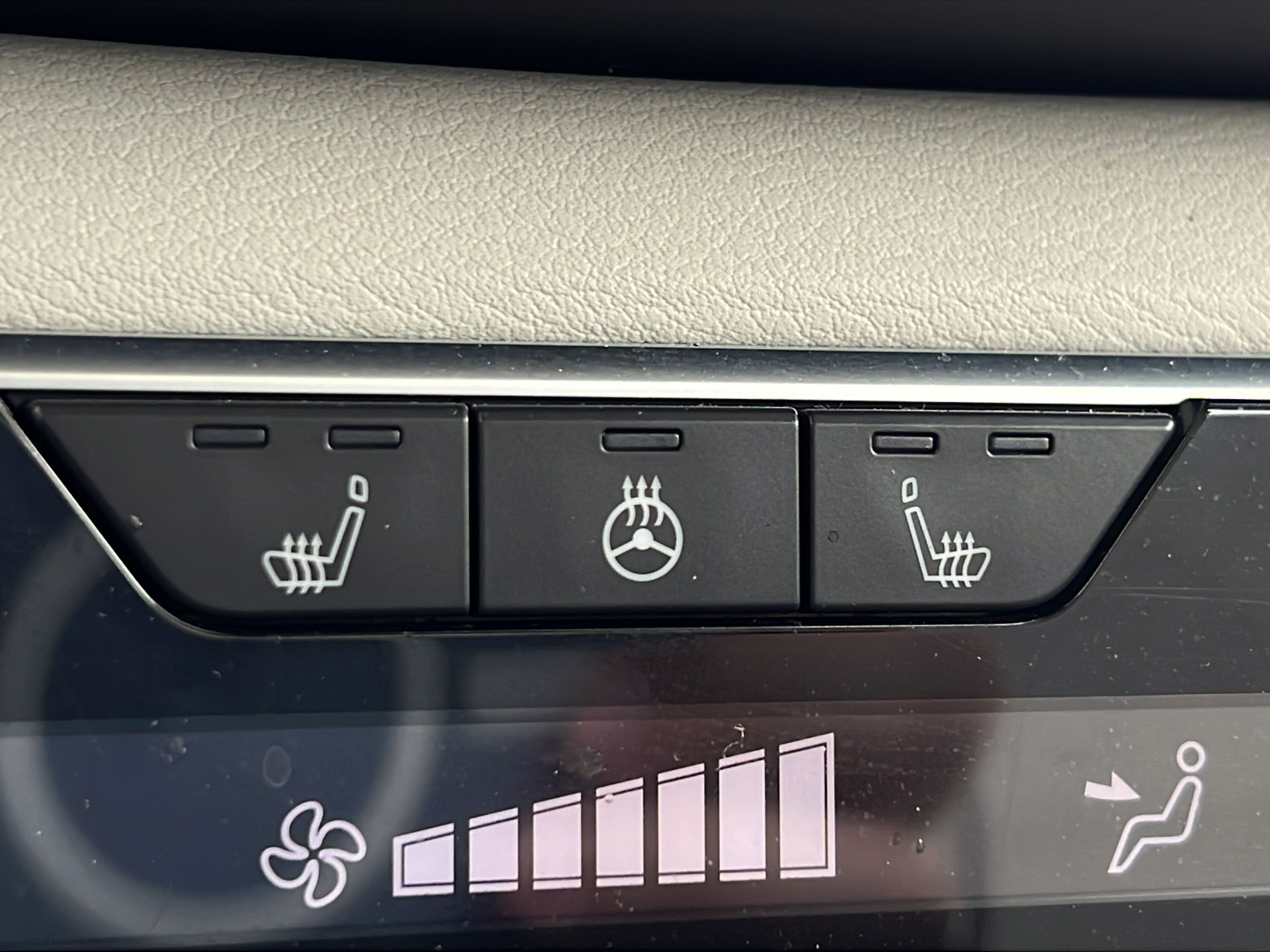 Used 2020 Nissan Altima 2.5 Platinum FWD image 19
