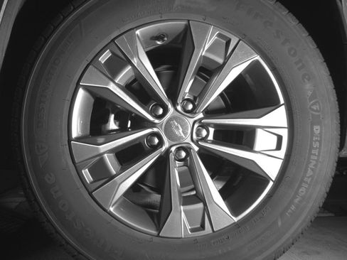 Used 2025 Chevrolet Equinox LT FWD image 14
