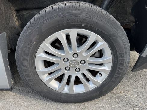 Used 2017 Toyota Sienna XLE FWD image 18