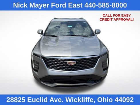 Used 2025 Cadillac XT4 Premium Luxury AWD/4WD image 2