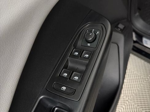 Used 2022 Volkswagen Taos SE FWD image 23