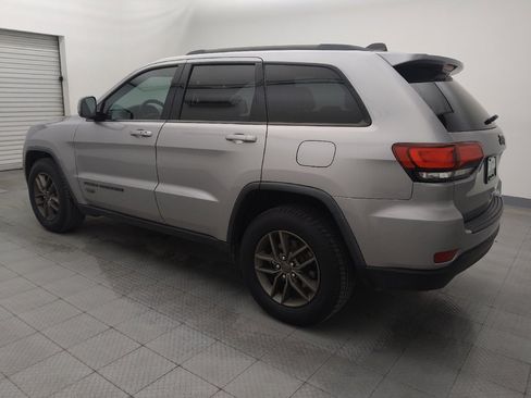 Used 2016 Jeep Grand Cherokee Laredo 75th Anniversary image 3
