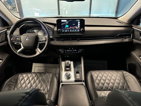 Used 2022 Mitsubishi Outlander SEL image 9