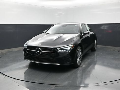 Used 2025 Mercedes-Benz CLA 250 image 4