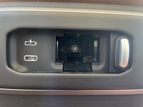 New 2026 BMW X7 xDrive40i w/ Premium Package AWD/4WD image 19