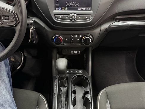 Used 2023 Chevrolet TrailBlazer LS image 29