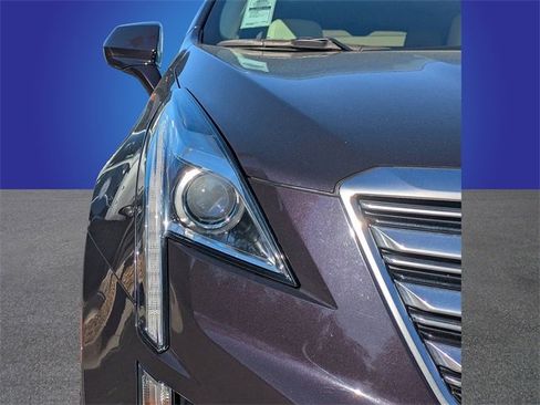 Used 2018 Cadillac XT5 Luxury image 8