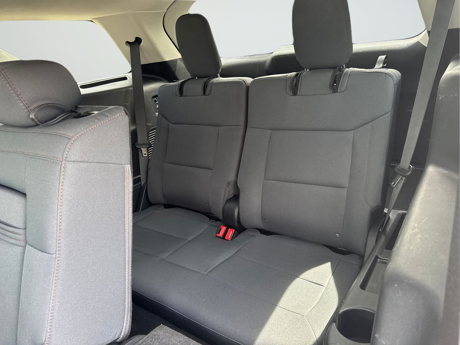 Used 2025 Ford Explorer Active RWD image 32