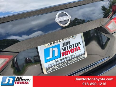 Used 2024 Nissan Altima 2.5 SV FWD image 11