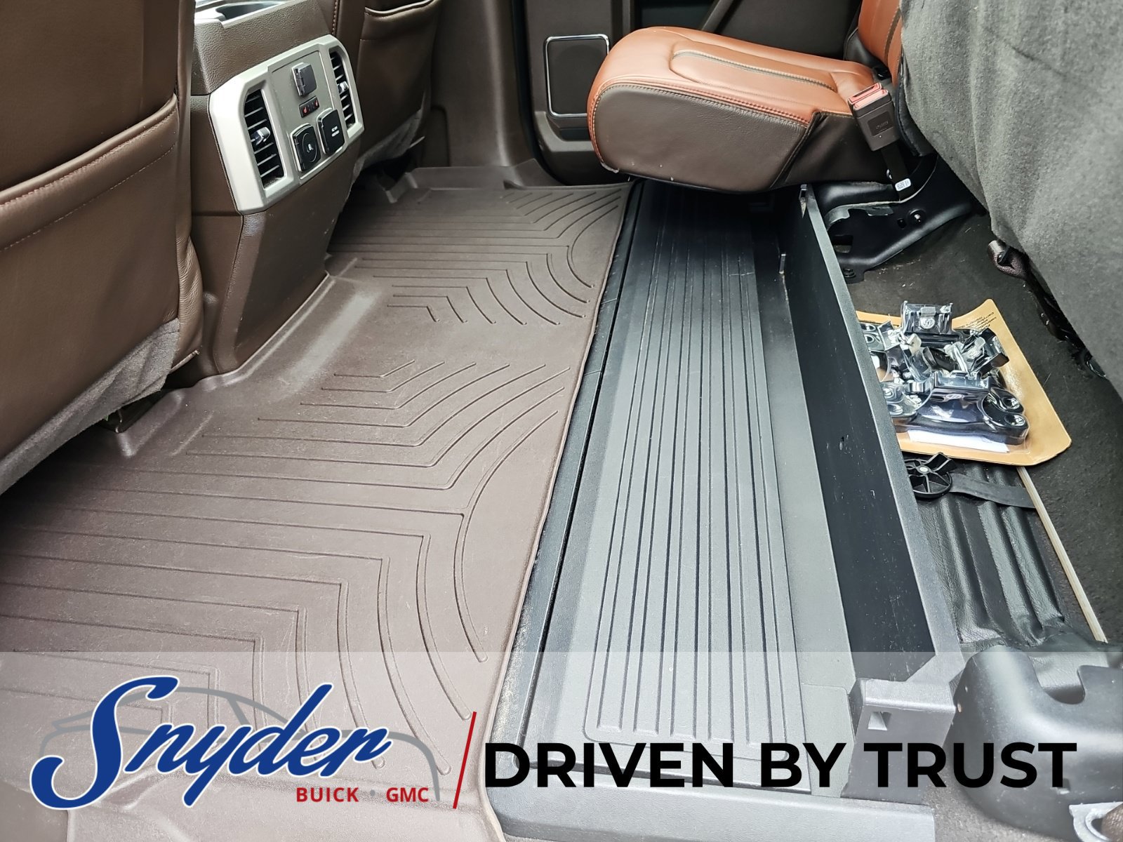 Used 2022 Ford F350 King Ranch w/ King Ranch Ultimate Package AWD/4WD image 26