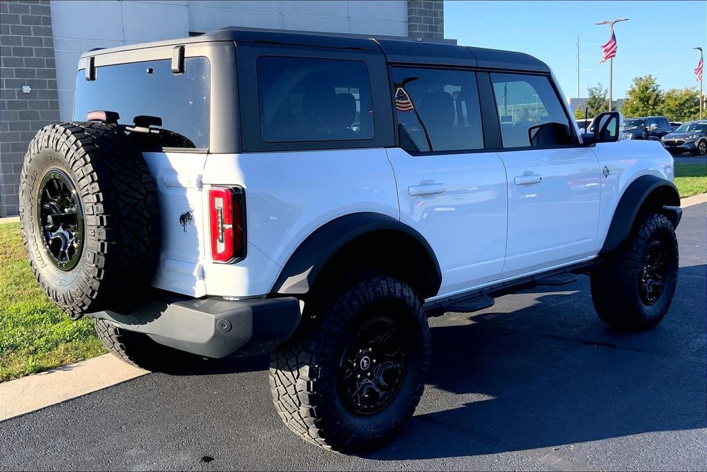 Used 2024 Ford Bronco Outer Banks w/ Sasquatch Package AWD/4WD image 6