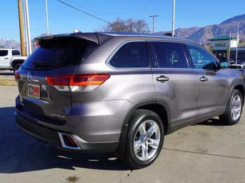 Certified 2019 Toyota Highlander Limited image 8