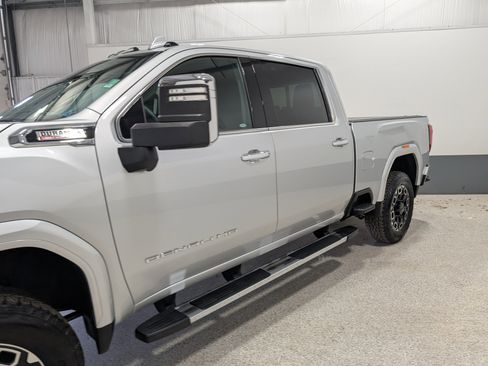 Used 2023 GMC Sierra 2500 Denali AWD/4WD image 7