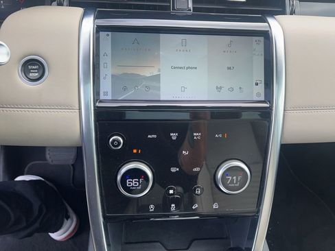 Used 2021 Land Rover Discovery Sport SE image 8