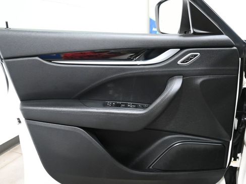 Used 2020 Maserati Levante S image 7