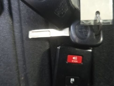 Used 2022 Toyota Tacoma TRD Sport w/ Technology Package AWD/4WD image 32