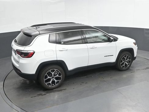 Used 2025 Jeep Compass Limited AWD/4WD image 31