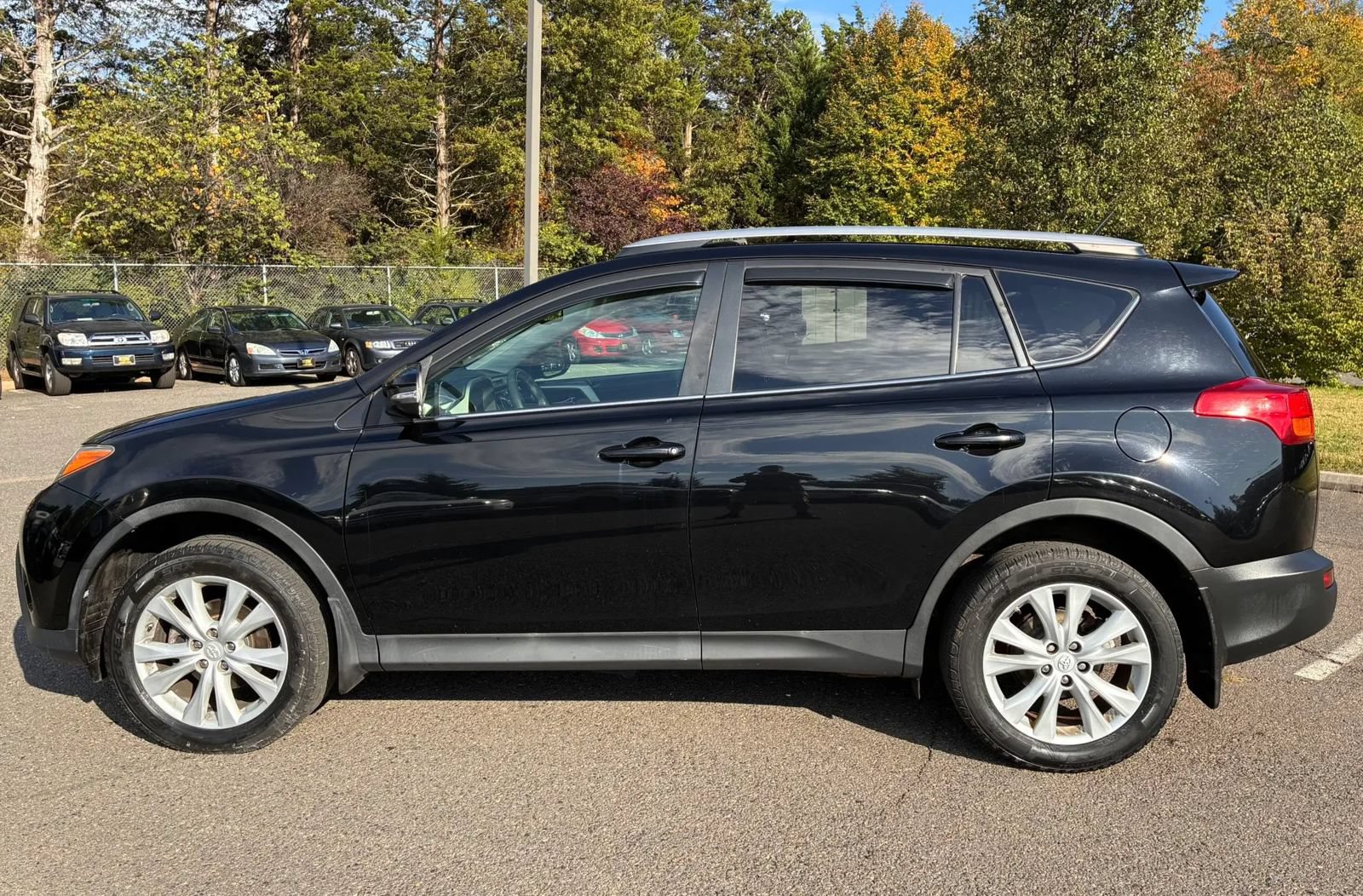 Used 2015 Toyota RAV4 Limited w/ Technology Package AWD/4WD image 5