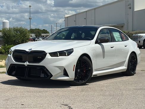 New 2026 BMW M5 w/ Carbon Package image 2