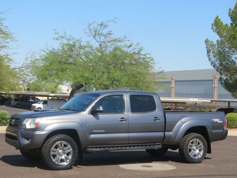 Used 2012 Toyota Tacoma 4x4 Double Cab image 1