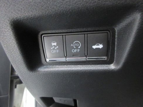 Used 2017 INFINITI Q60 2.0t image 17