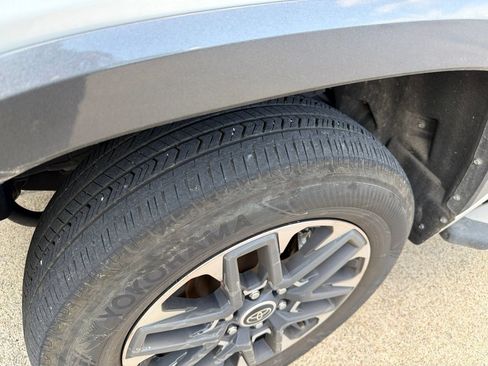 Used 2023 Toyota Tundra Limited AWD/4WD image 14