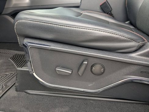 Used 2023 Ford F450 Lariat image 18